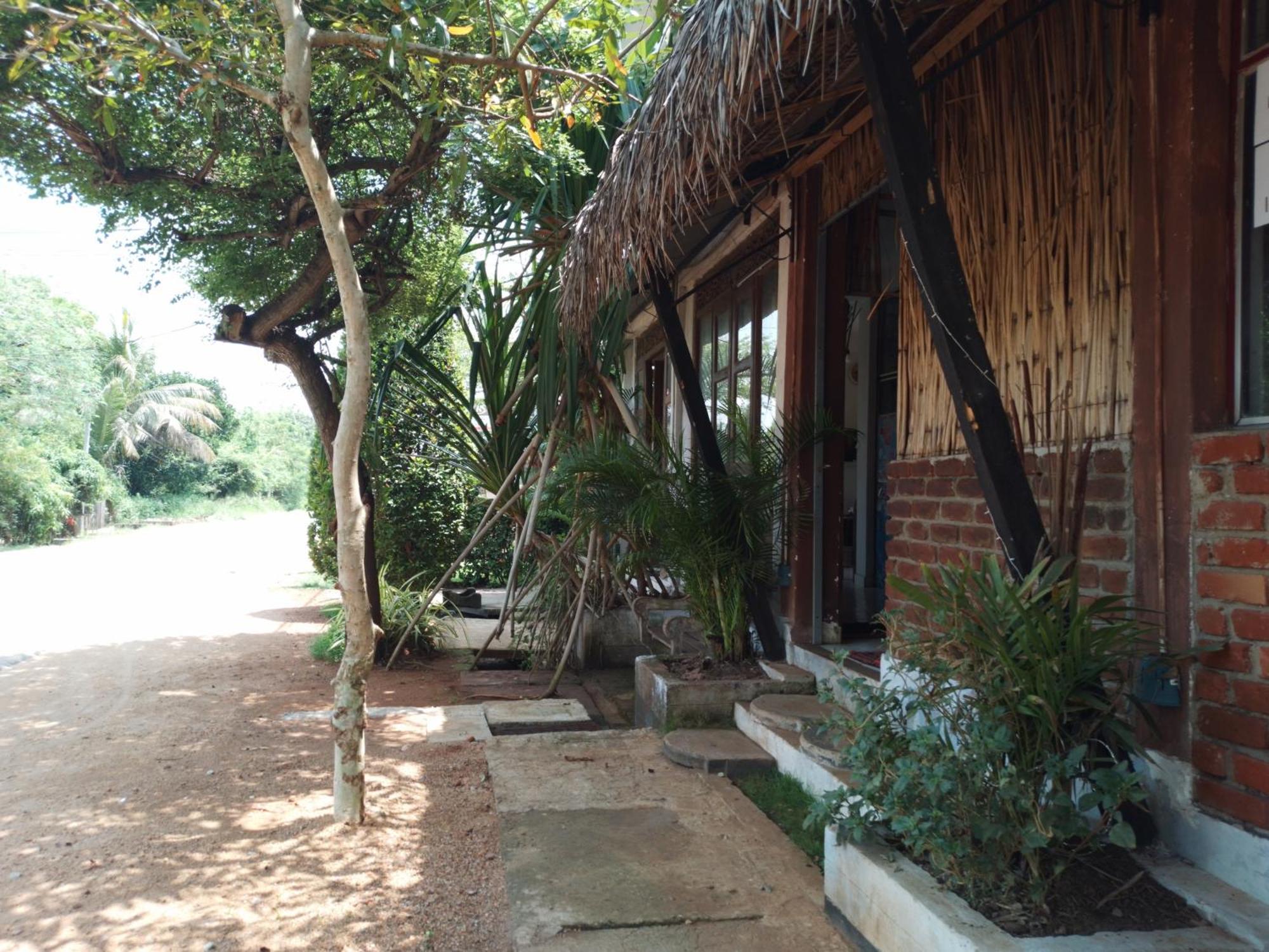 Lucky Holiday Home Anuradhapura Zewnętrze zdjęcie